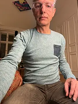 SexyLeon8 online show from 11-17-25, 09:52