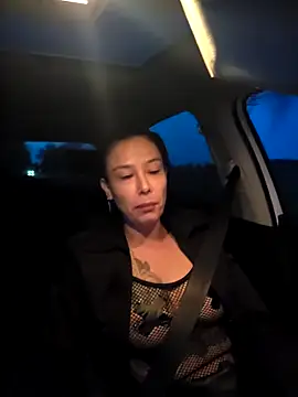 Snapshot of littleladyshelly chatting on 03-12-26, 06:01 littleladyshelly online show from 03-12-26, 06:01