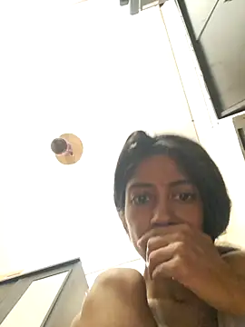 Snapshot of babe_jasmine chatting on 10-29-25, 04:11 babe jasmine online show from 10-29-25, 04:11