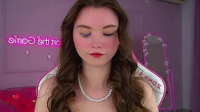 KeiraAsti online show from 12-22-25, 06:08