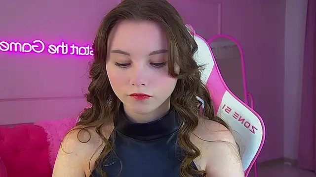 KeiraAsti online show from 11-18-25, 06:11