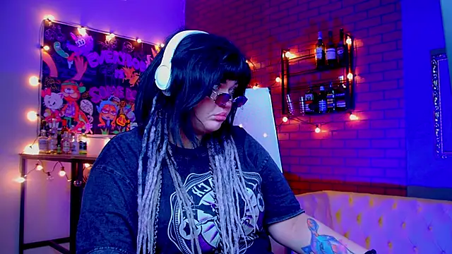 MaryHarrys online show from 05-12-26, 02:30