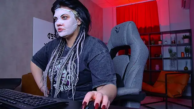 MaryHarrys online show from 04-10-26, 02:51