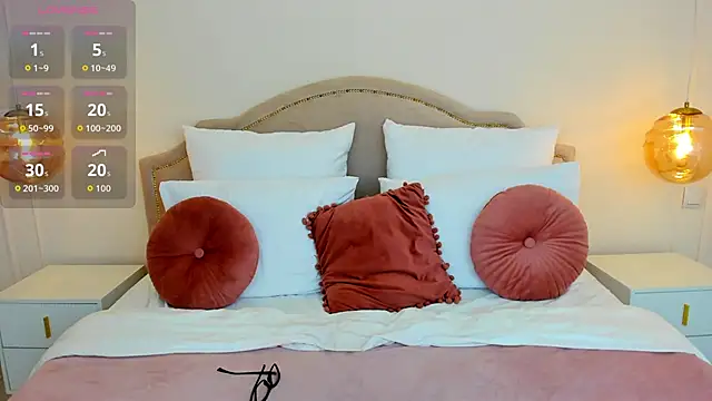 MilaMour online show from 10-18-25, 07:16