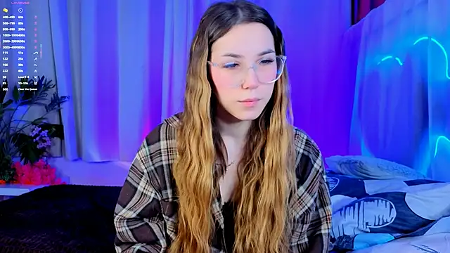 -CindyLou online show from 12-05-25, 05:06