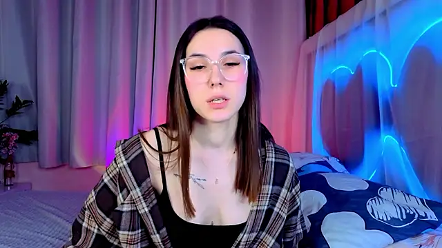 Snapshot of -CindyLou chatting on 02-03-26, 06:22 -CindyLou online show from 02-03-26, 06:22