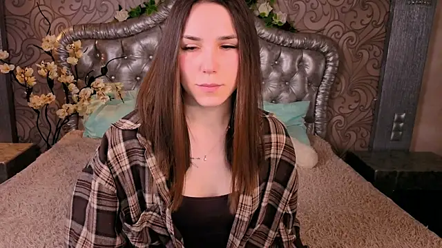 Snapshot of -CindyLou chatting on 02-10-26, 05:17 -CindyLou online show from 02-10-26, 05:17