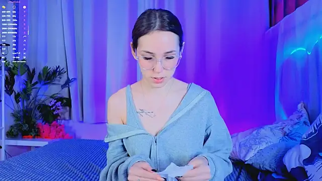 -CindyLou online show from 11-26-25, 05:29