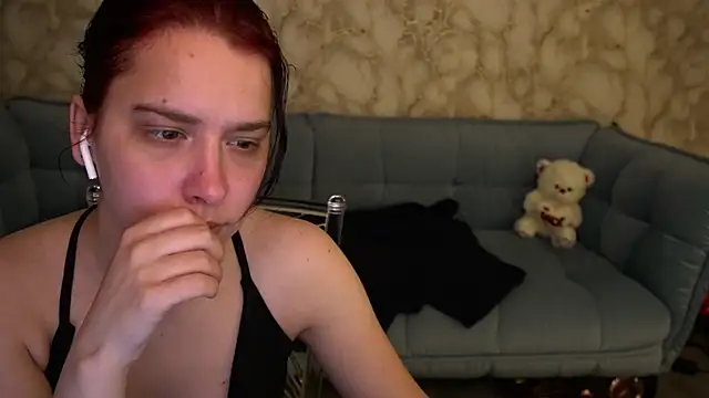 LiviaShy online show from 04-12-26, 07:17