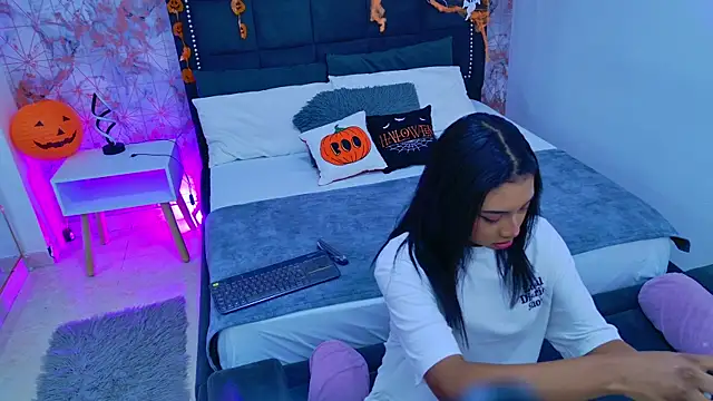 Becca Grims online show from 10-24-25, 03:16