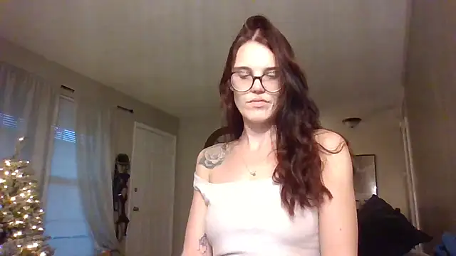 Miss honey94 online show from 12-21-25, 12:18