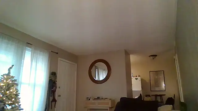 Miss honey94 online show from 12-14-25, 01:06