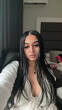 LilMisIndianx online show from 04-22-26, 12:23