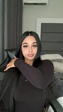 LilMisIndianx online show from 04-12-26, 01:03