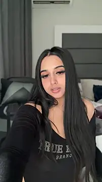 LilMisIndianx online show from 04-19-26, 01:34