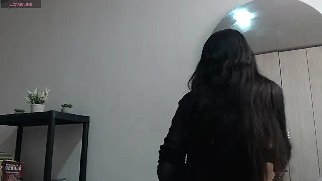 Snapshot of pinky_f00x chatting on 02-16-26, 01:04 pinky f00x online show from 02-16-26, 01:04