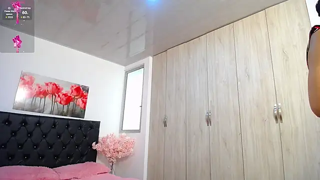 Snapshot of pinky_f00x chatting on 02-14-26, 07:36 pinky f00x online show from 02-14-26, 07:36