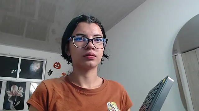 pinky f00x online show from 10-17-25, 11:39