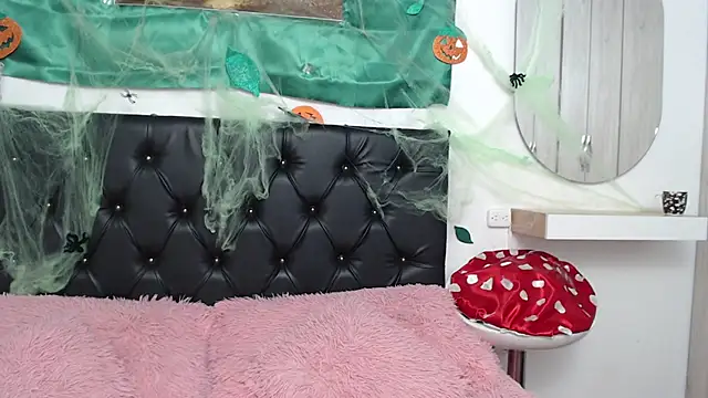 pinky f00x online show from 10-10-25, 01:17