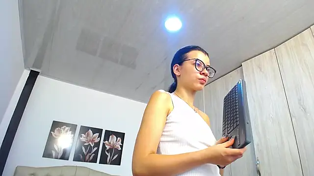 pinky f00x online show from 03-03-26, 07:21