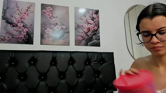 pinky f00x online show from 06-19-26, 07:30