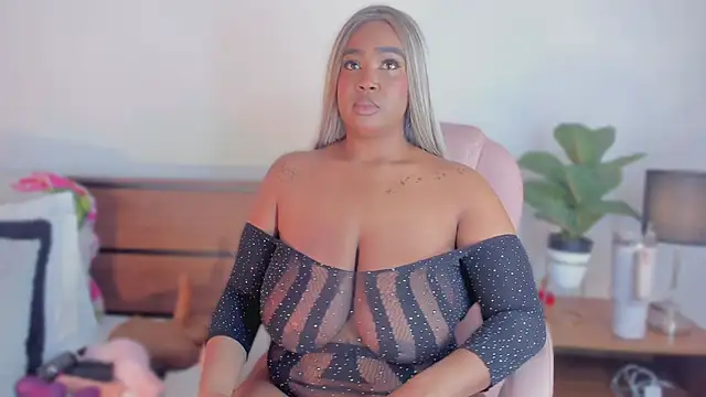 Snapshot of Niicol_Jenner chatting on 09-16-25, 04:46 Niicol Jenner online show from 09-16-25, 04:46