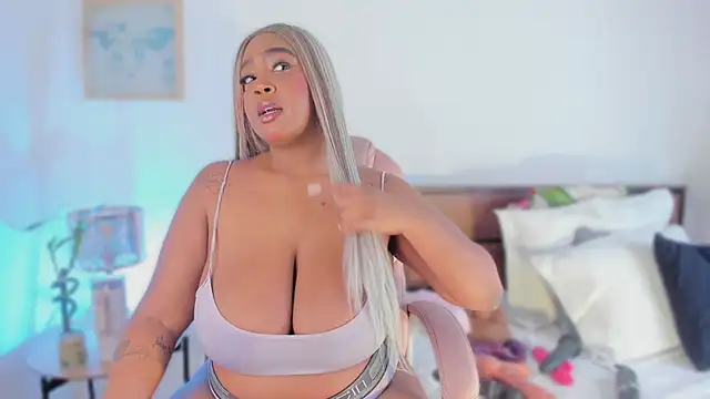 Snapshot of Niicol_Jenner chatting on 09-19-25, 03:21 Niicol Jenner online show from 09-19-25, 03:21