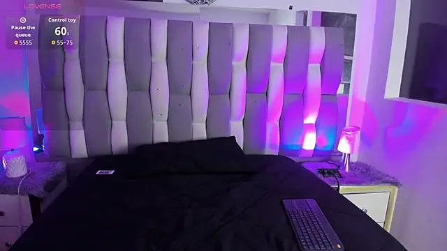 Adaara Rey online show from 11-21-25, 08:41