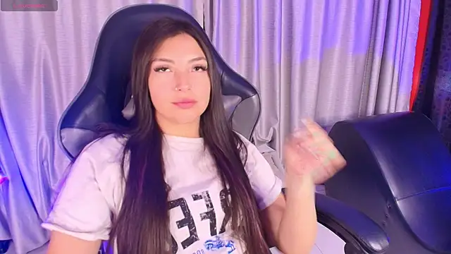 Adaara Rey online show from 10-15-25, 08:50