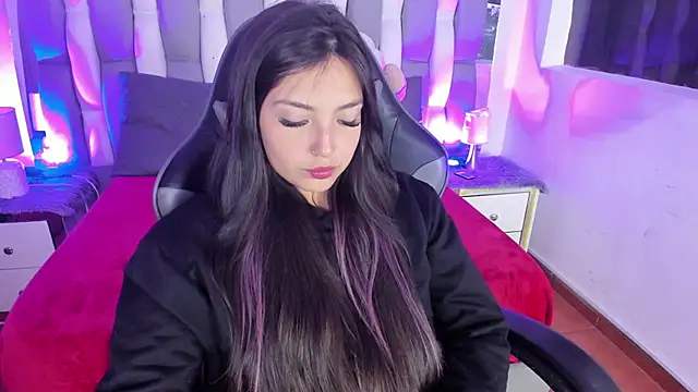 Adaara Rey online show from 10-18-25, 06:32