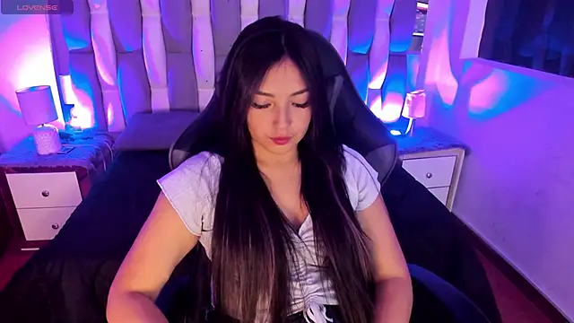 Adaara Rey online show from 10-21-25, 08:19