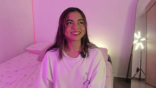 Snapshot of valy_shyness chatting on 10-12-25, 12:23 valy shyness online show from 10-12-25, 12:23