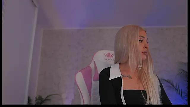 daisyblushh online show from 05-22-26, 07:56