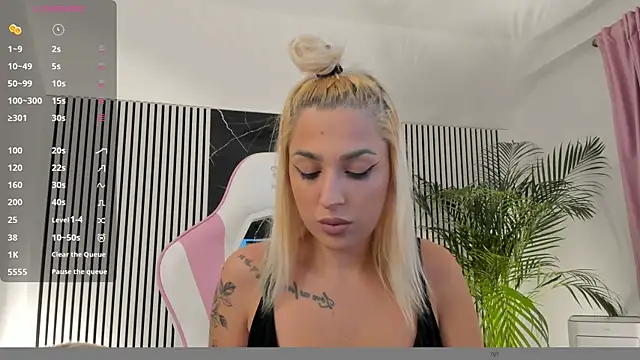 Snapshot of daisyblushh chatting on 10-22-25, 04:06 daisyblushh online show from 10-22-25, 04:06