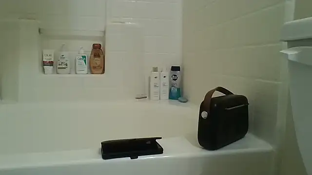 Snapshot of Scott654538 chatting on 10-16-25, 04:04 Scott654538 online show from 10-16-25, 04:04