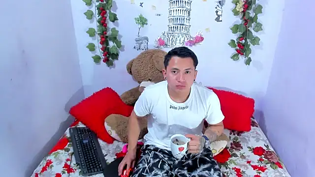 NataliaAndJulliam online show from 11-24-25, 04:56