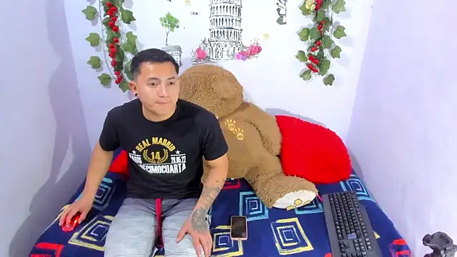 NataliaAndJulliam online show from 12-02-25, 03:41