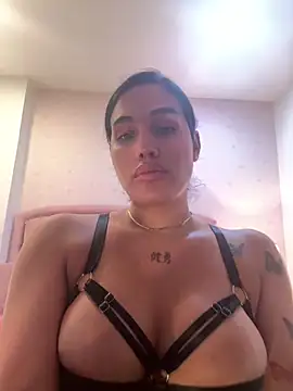 Snapshot of Bella__Wood chatting on 02-21-26, 08:55 Bella Wood online show from 02-21-26, 08:55