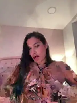 Bella  Wood online show from 04-12-26, 08:56