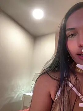 Bella  Wood online show from 03-25-26, 08:30