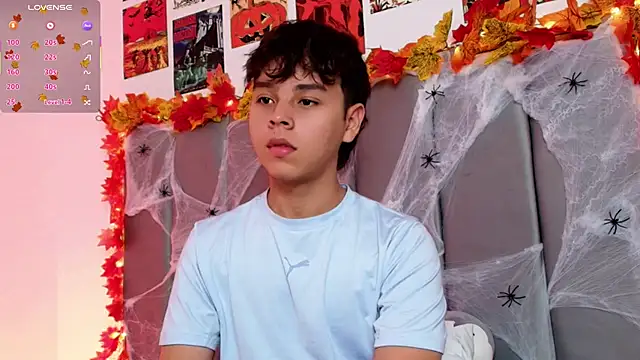 Snapshot of nico_leroy chatting on 10-17-25, 05:37 nico leroy online show from 10-17-25, 05:37