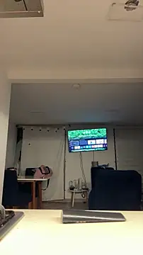 Elian savoy online show from 04-14-26, 01:43