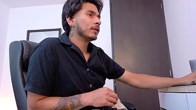 Elian savoy online show from 05-21-26, 04:21