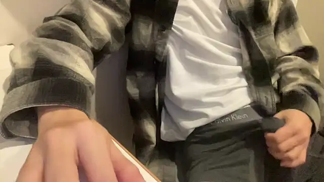 Snapshot of Lotus_boy chatting on 11-05-25, 10:29 Lotus boy online show from 11-05-25, 10:29