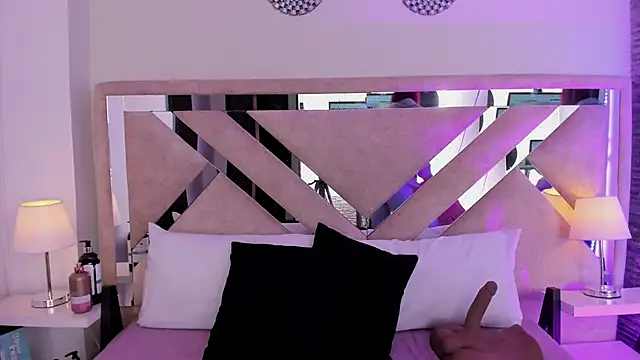 ximena vasquez8 online show from 04-01-26, 04:25