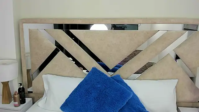 ximena vasquez8 online show from 01-11-26, 04:30