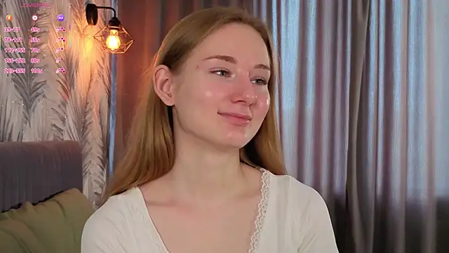 Snapshot of ElvinaRose chatting on 07-18-26, 06:00 ElvinaRose online show from 07-18-26, 06:00