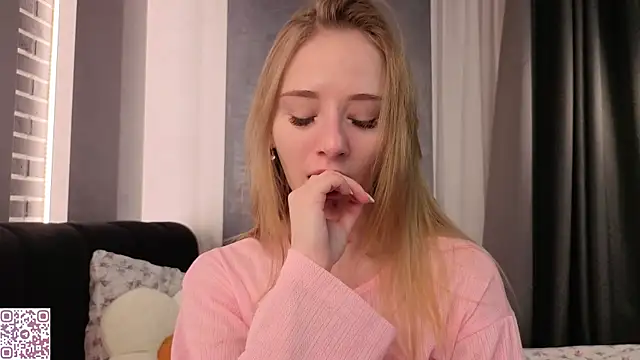 ElvinaRose online show from 12-15-25, 02:17