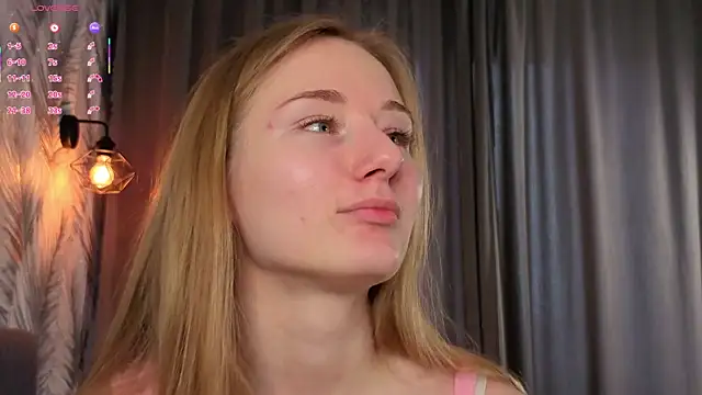 Snapshot of ElvinaRose chatting on 07-17-26, 10:23 ElvinaRose online show from 07-17-26, 10:23