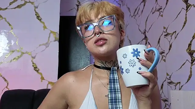 Snapshot of Rebeka-baker chatting on 03-01-26, 01:05 Rebeka-baker online show from 03-01-26, 01:05